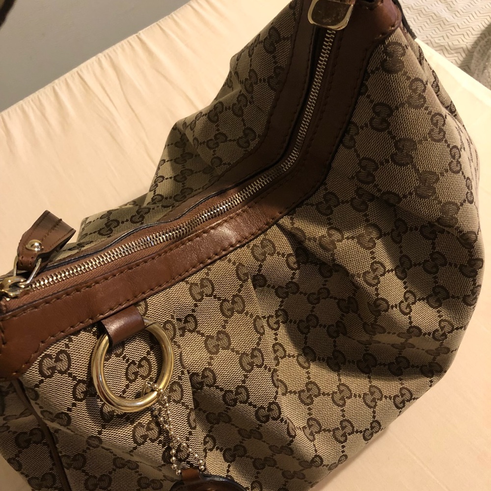 Authentic Gucci Purse - Picture 3 of 8